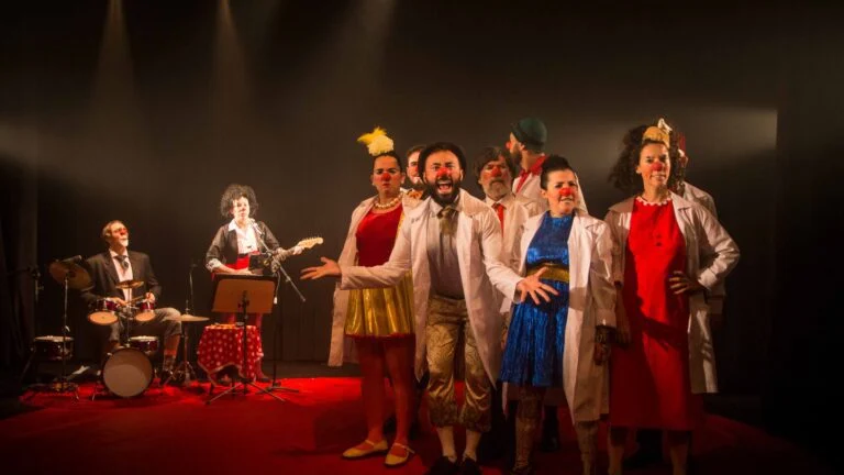 Satyrianas na Praça Roosevelt: Circo e Teatro Infantil